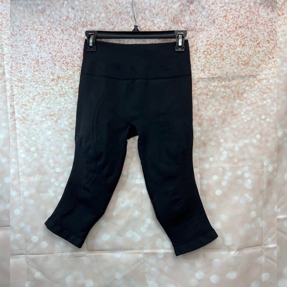 Lululemon In The Flow Crop II Leggings in Heathered Deep Coal - Picture 3 of 12